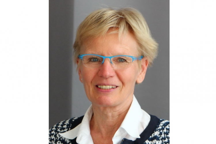 Dr. Claudia Lindberg